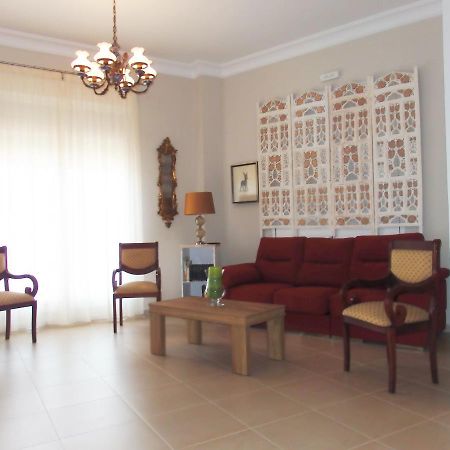 Hostal Montemayor Могер Екстериор снимка