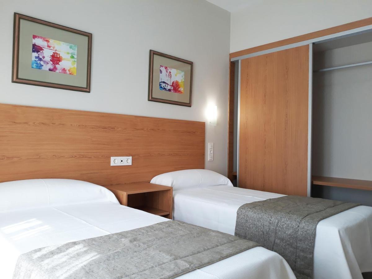Hostal Montemayor Могер Екстериор снимка