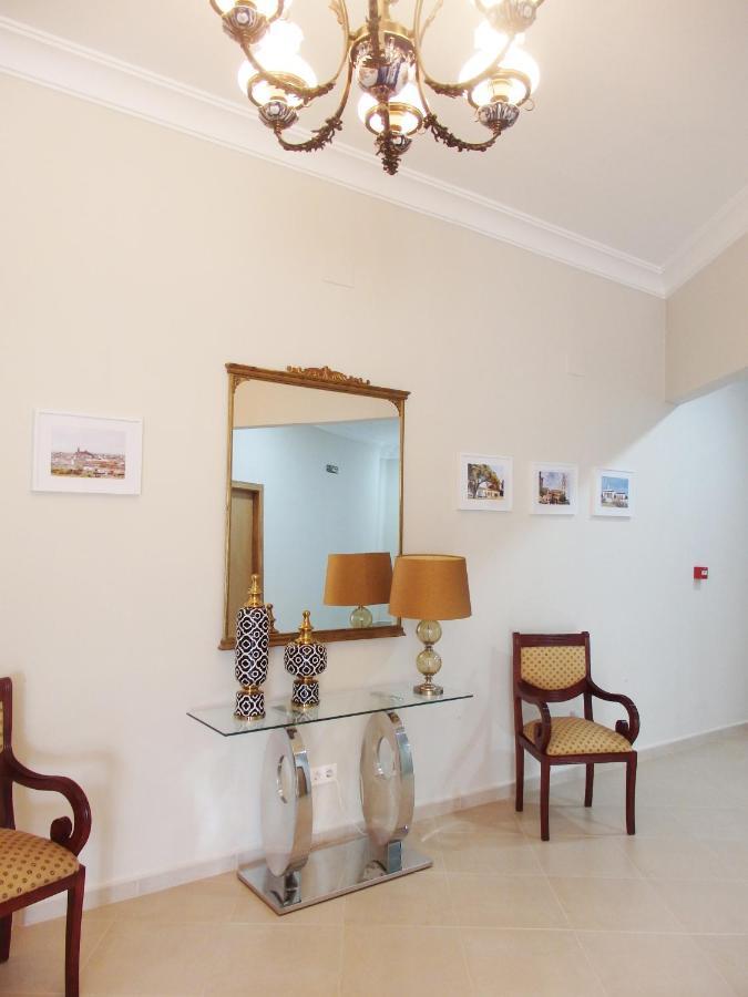 Hostal Montemayor Могер Екстериор снимка