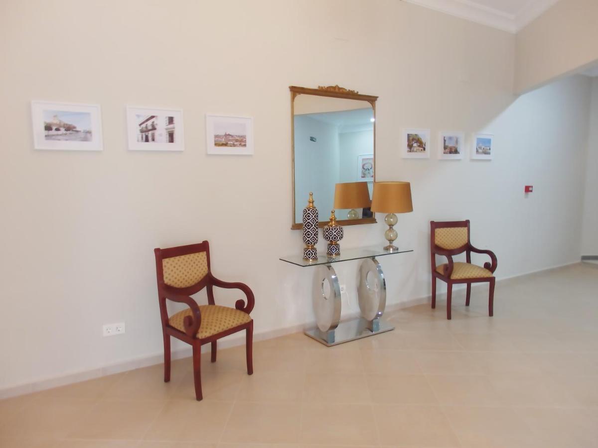 Hostal Montemayor Могер Екстериор снимка